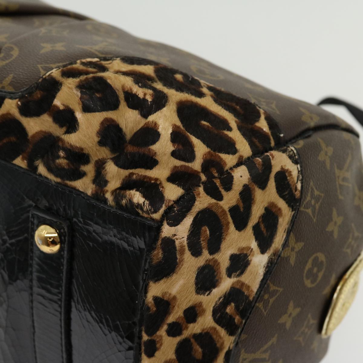 LOUIS VUITTON Monogram Leopard Steven Shoulder Bag M95281 LV Auth 30069A
