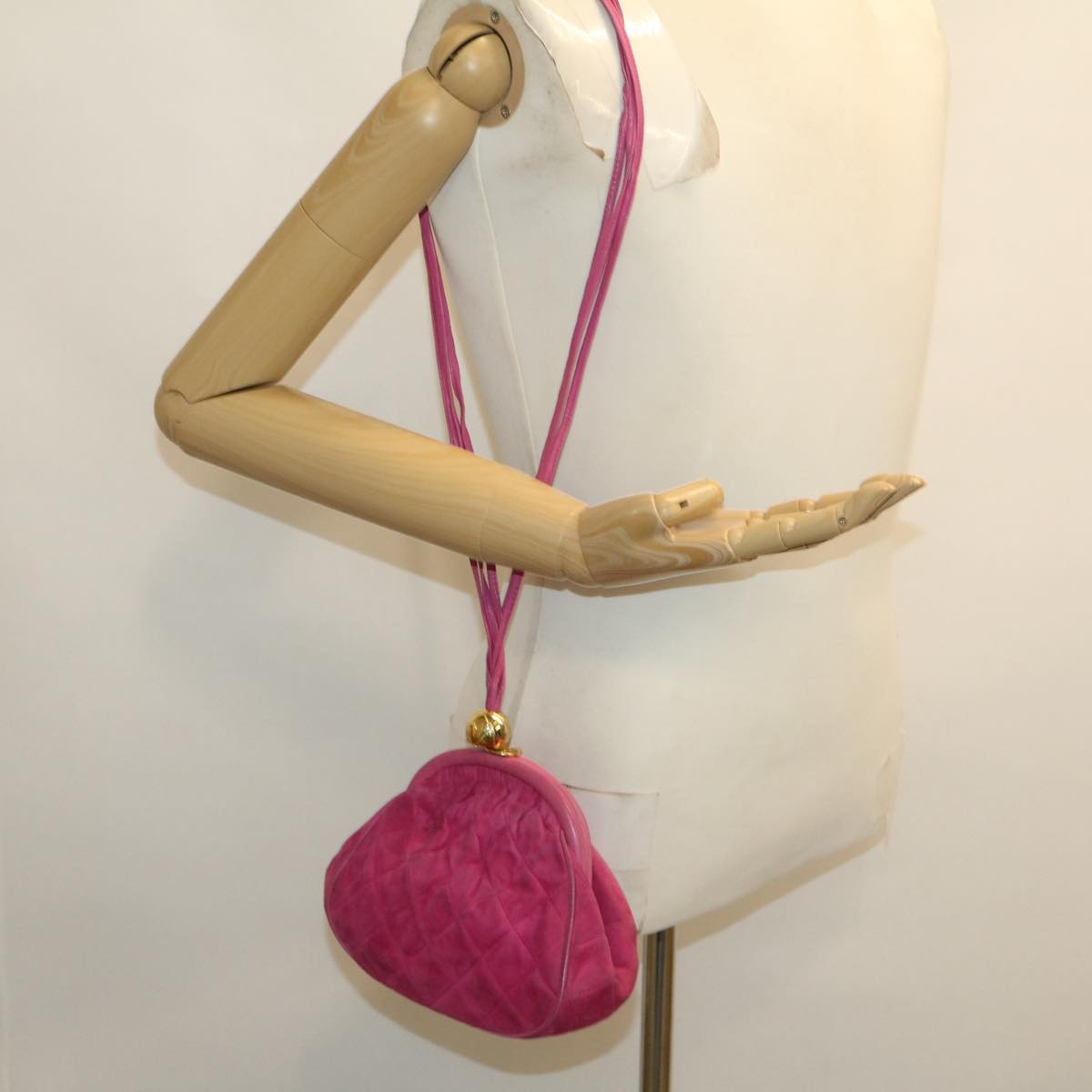 CHANEL Matelasse Fringe Shoulder Bag Suede Pink CC Auth 30274