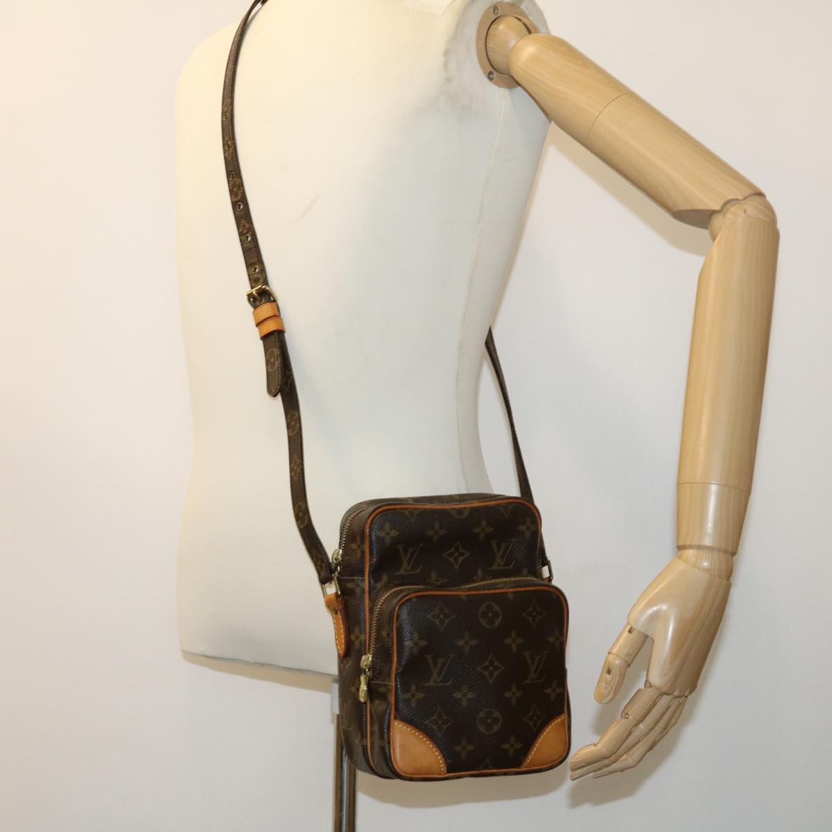 LOUIS VUITTON Monogram Amazon Shoulder Bag M45236 LV Auth 30296