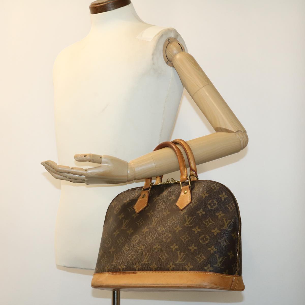 LOUIS VUITTON Monogram Alma Hand Bag M51130 LV Auth 30439