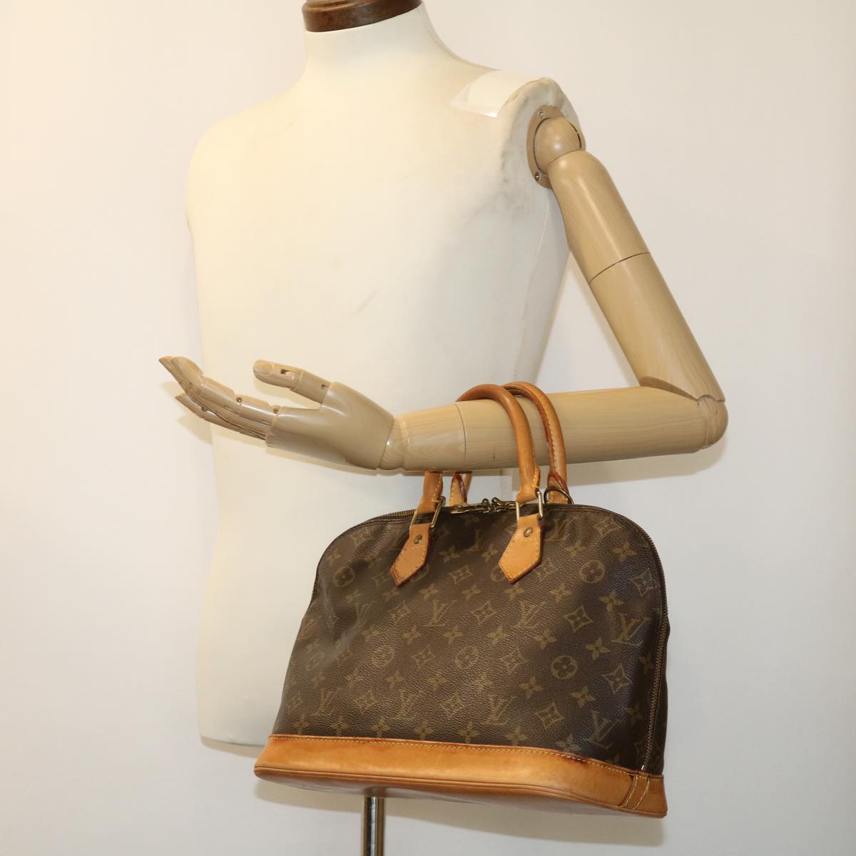 LOUIS VUITTON Monogram Alma Hand Bag M51130 LV Auth 30476