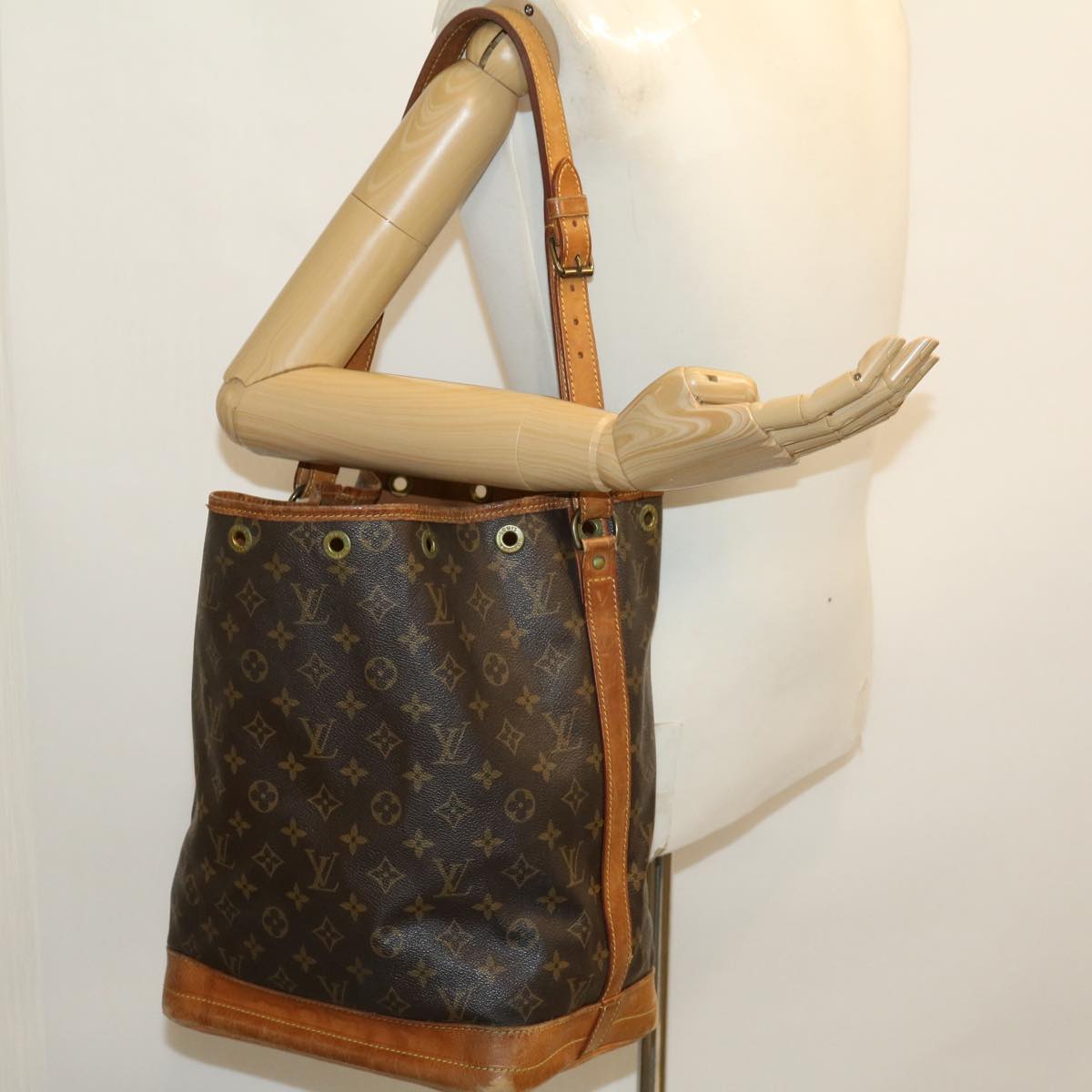 LOUIS VUITTON Monogram Noe Shoulder Bag M42224 LV Auth 30541