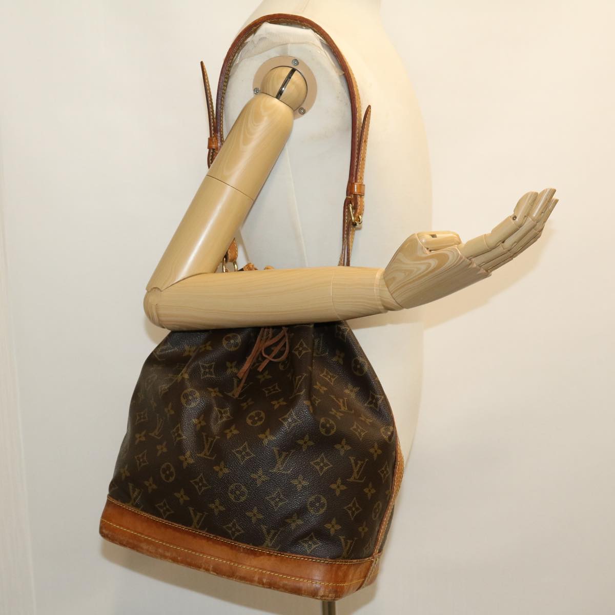 LOUIS VUITTON Monogram Noe Shoulder Bag M42224 LV Auth 30841