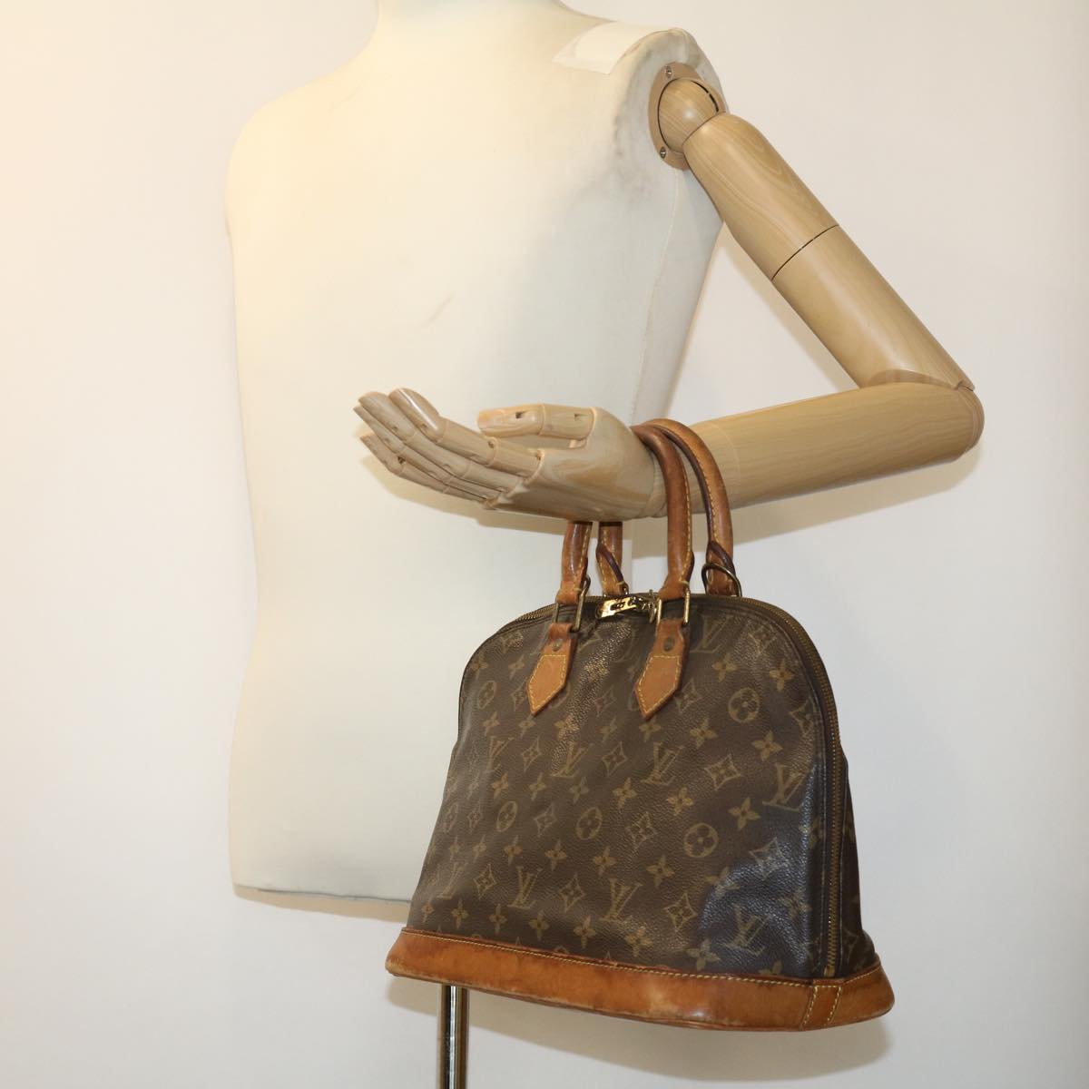 LOUIS VUITTON Monogram Alma Hand Bag M51130 LV Auth 30878