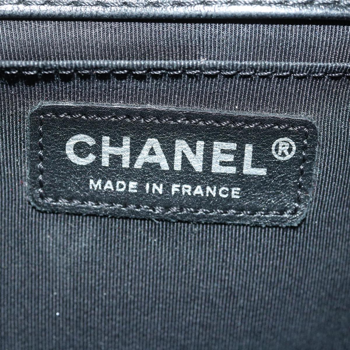 CHANEL Matelasse Boy Chanel Chain Shoulder Bag Lamb Skin White Black Auth 30944A