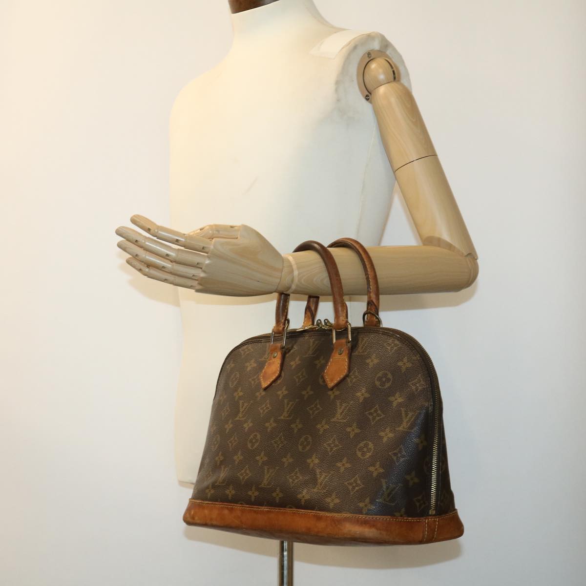 LOUIS VUITTON Monogram Alma Hand Bag M51130 LV Auth 31146