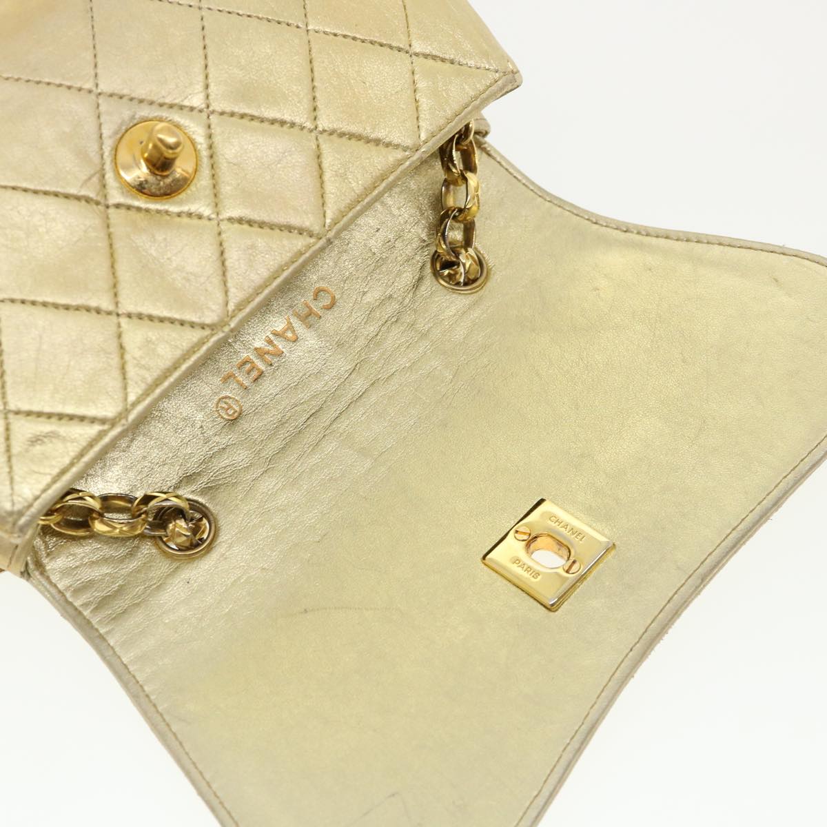 CHANEL Matelasse Turn Lock Chain Shoulder Bag Lamb Skin Gold CC Auth 31382A