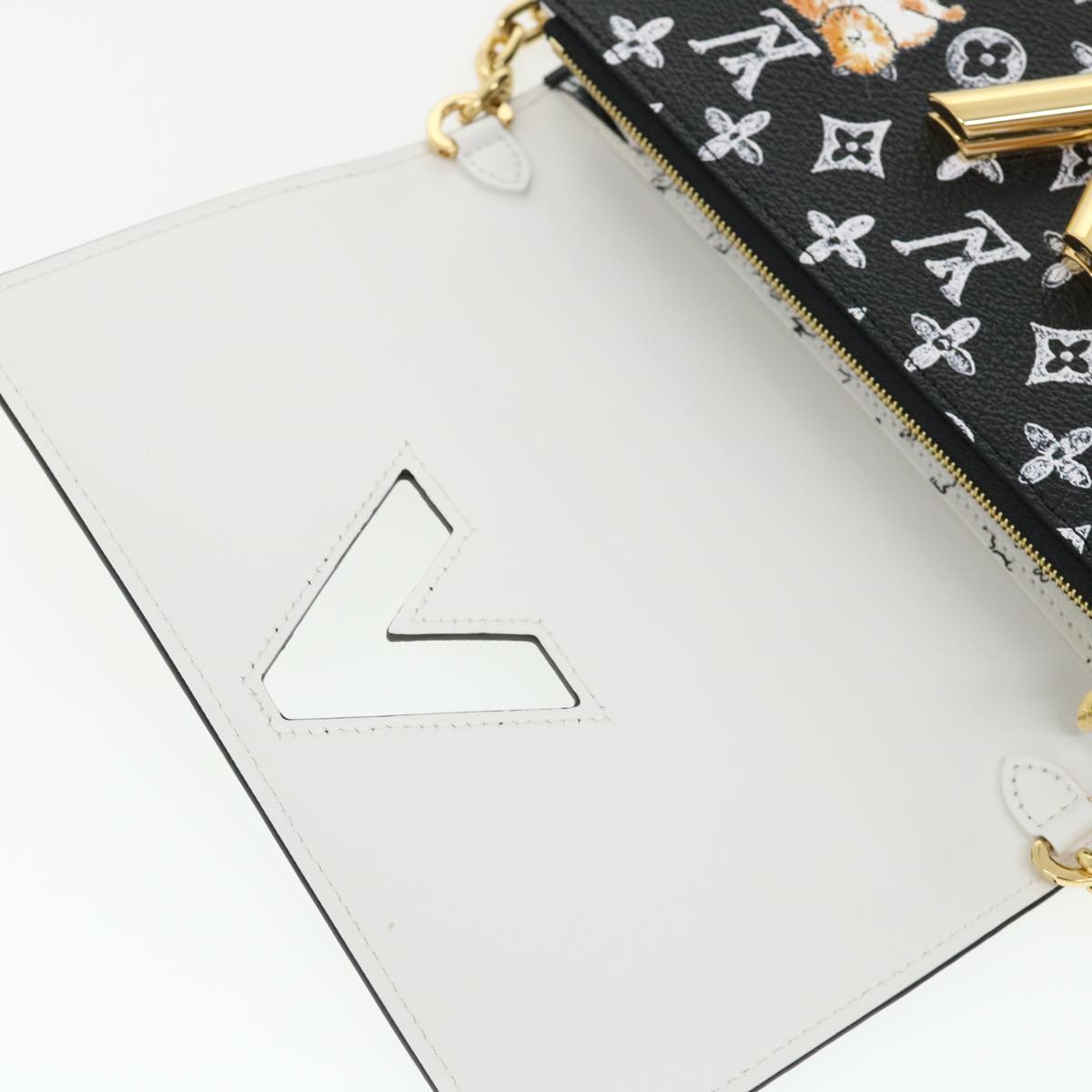 LOUIS VUITTON Monogram Cat Portefeuille Twist Chain Wallet M63888 Auth 31406A