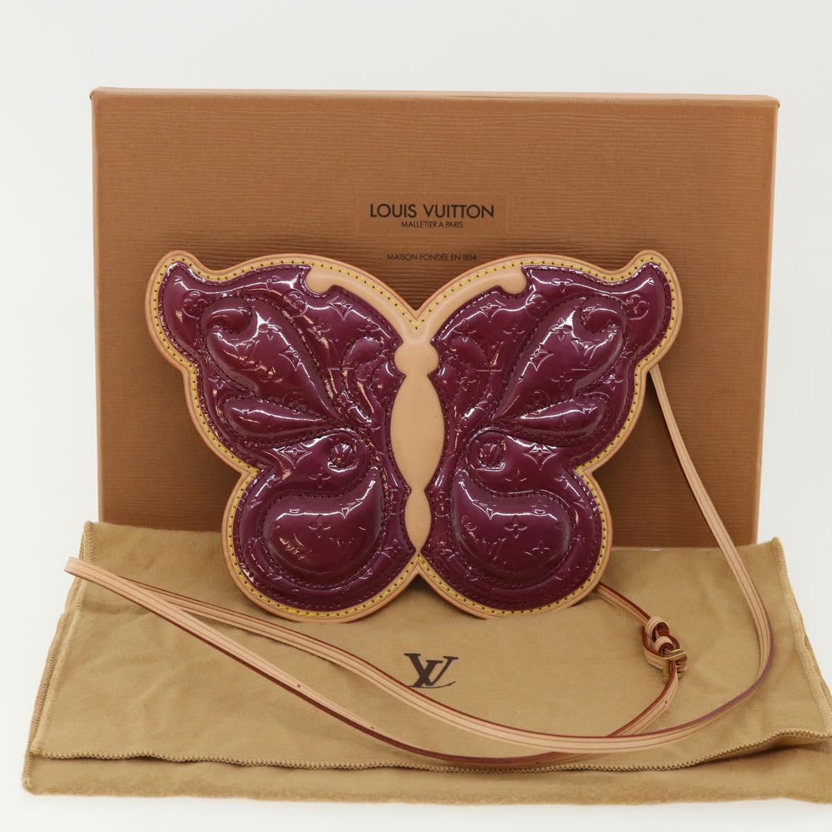 LOUIS VUITTON Vernis Pochette Butterfly Shoulder Bag Purple M92270 Auth 31970A