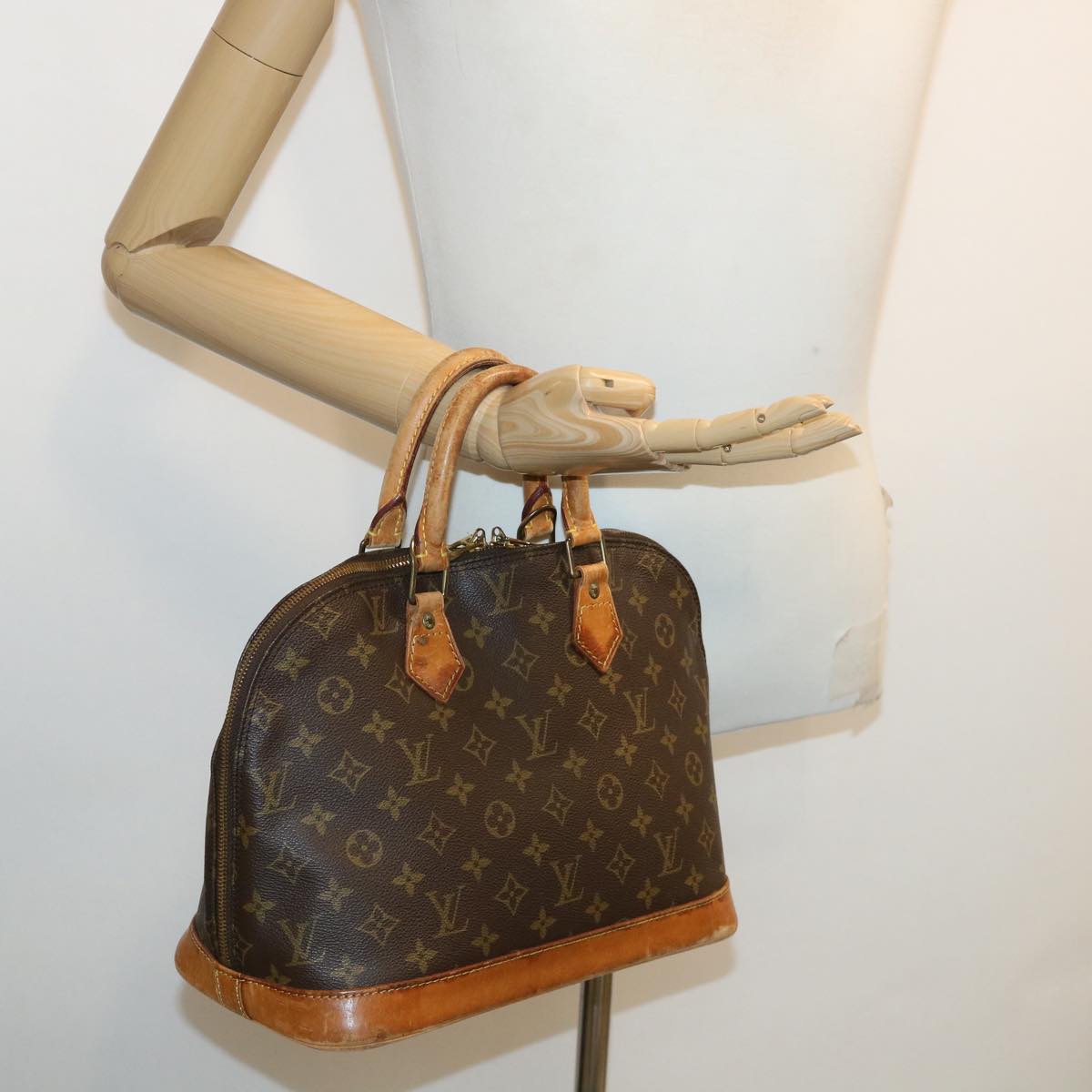 LOUIS VUITTON Monogram Alma Hand Bag M51130 LV Auth 32318