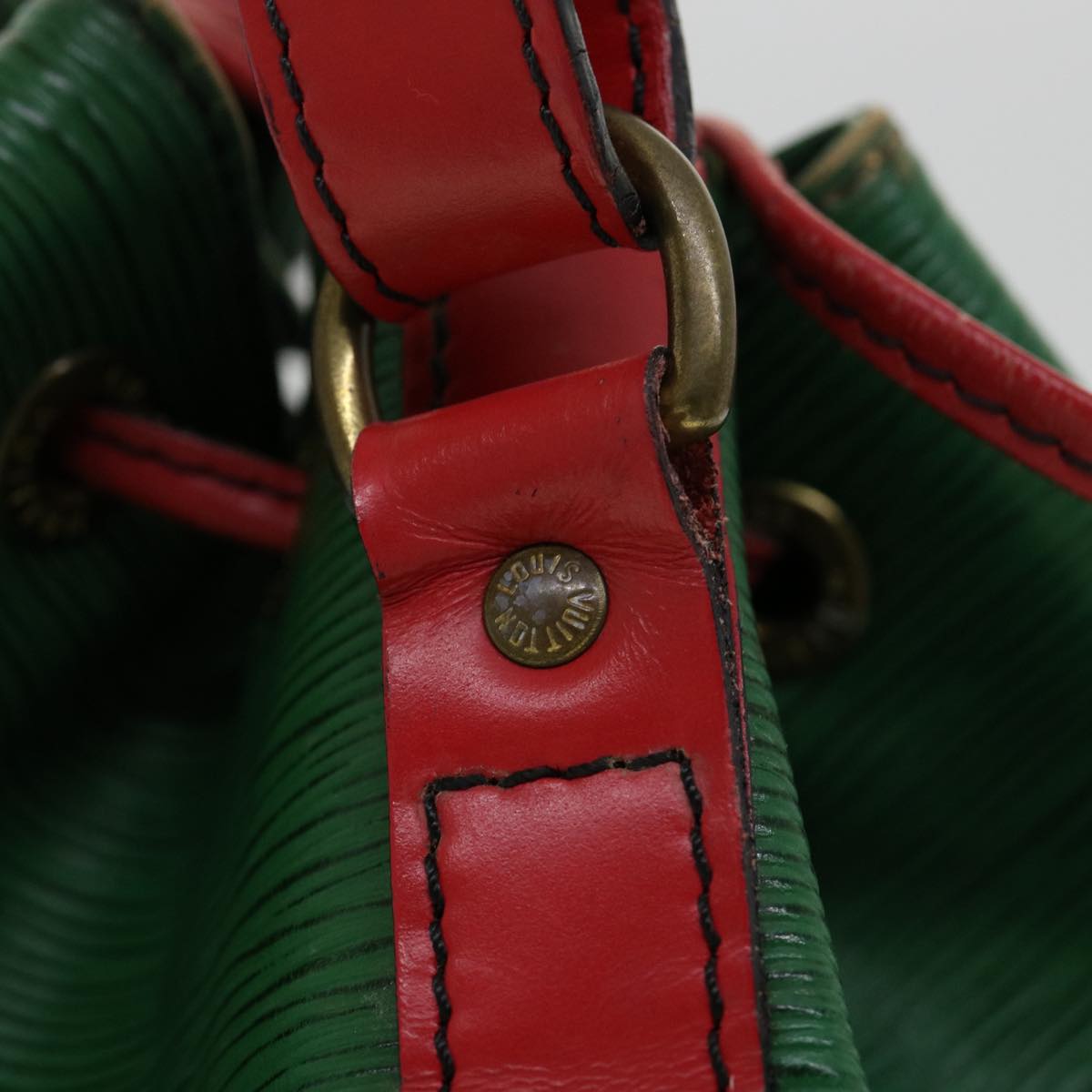 LOUIS VUITTON Epi Petit Noe Bicolor Shoulder Bag Green Red M44147 LV Auth 32346