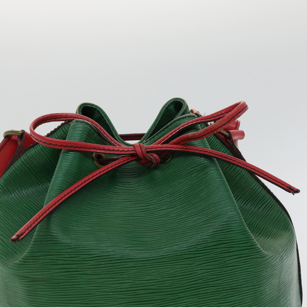 LOUIS VUITTON Epi Petit Noe Bicolor Shoulder Bag Green Red M44147 LV Auth 32346