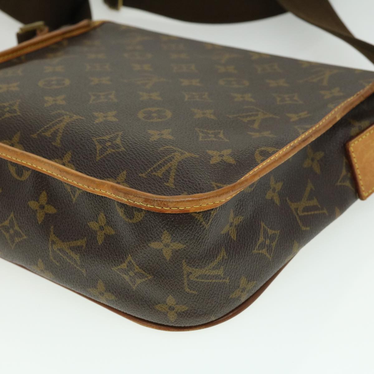 LOUIS VUITTON Monogram Messenger Bosphore PM Shoulder Bag M40106 LV Auth 32351