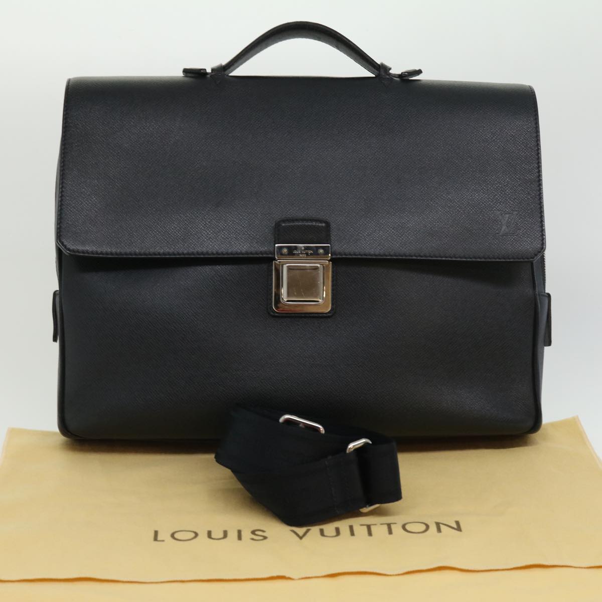 LOUIS VUITTON Taiga Vasili PM Business Bag Black M32640 LV Auth 32356A