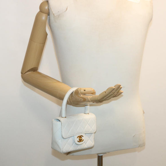 CHANEL Matelasse Pair Shoulder Bag Lamb Skin White CC Auth 32416A