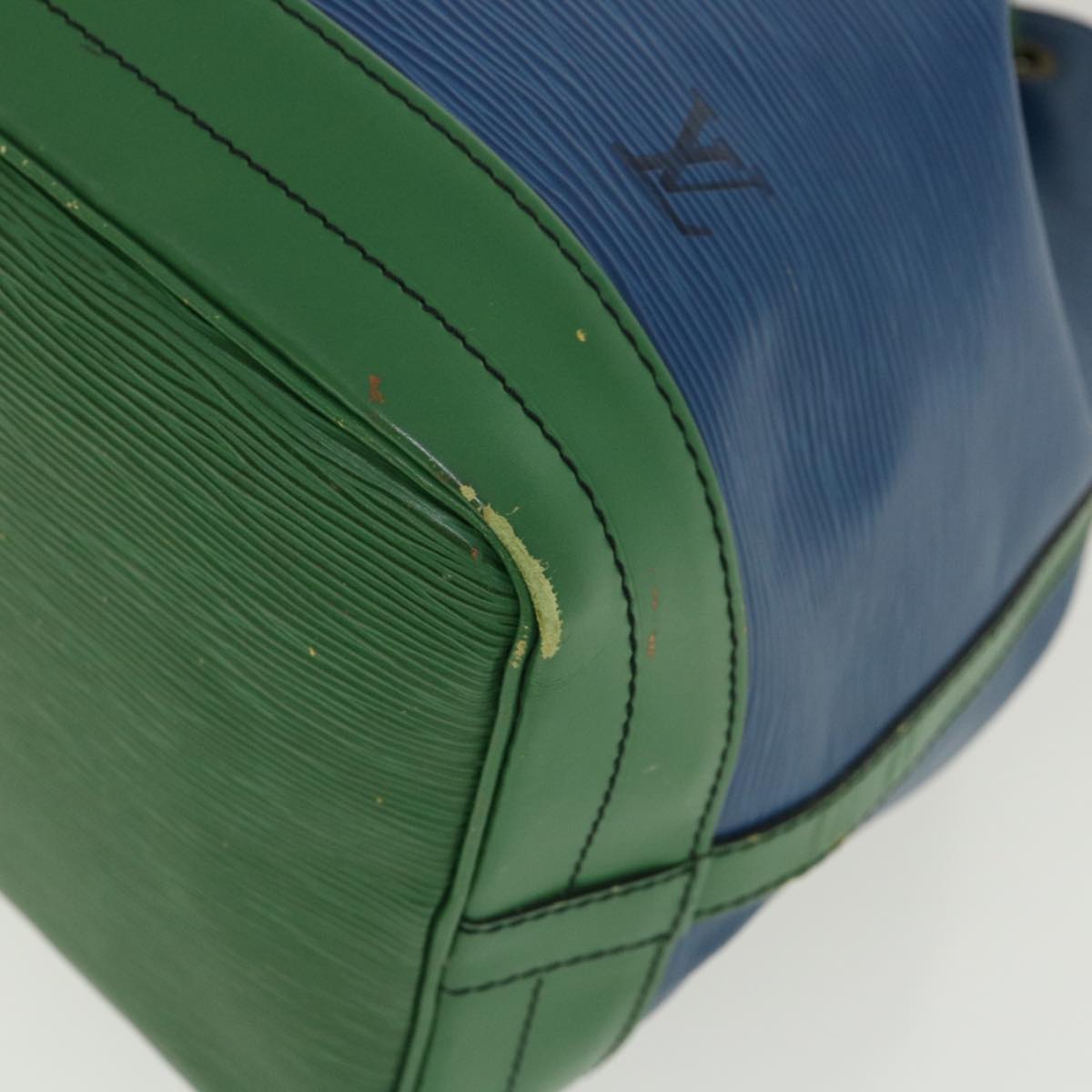 LOUIS VUITTON Epi Tricolor Noe Shoulder Bag Green Blue Red M44084 LV Auth 32555