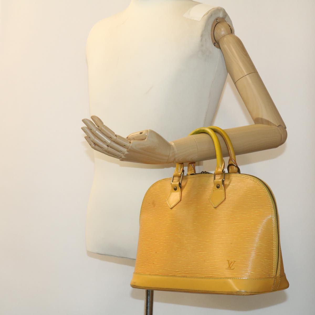 LOUIS VUITTON Epi Alma Hand Bag Yellow M52149 LV Auth 32562