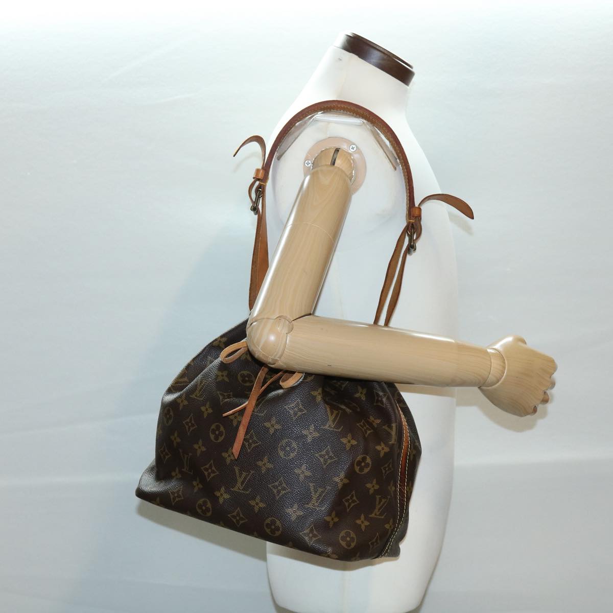 LOUIS VUITTON Monogram Petit Noe Shoulder Bag M42226 LV Auth 32733