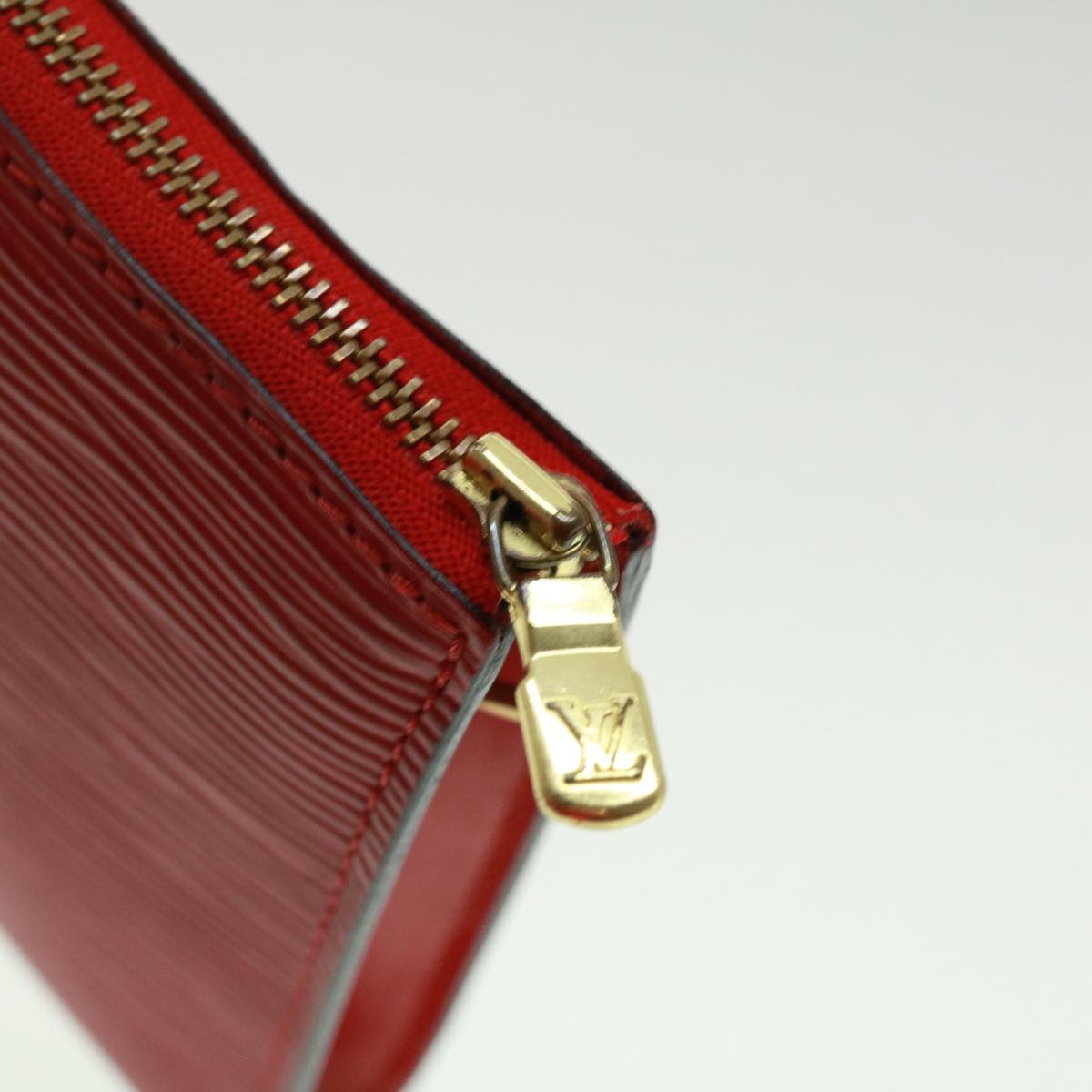 LOUIS VUITTON Epi Pochette Accessoires Pouch Red M52987 LV Auth 32805