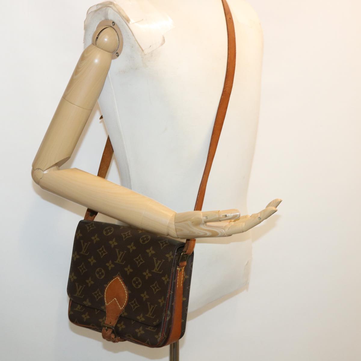 LOUIS VUITTON Monogram Cartouchiere MM Shoulder Bag M51253 LV Auth 32820