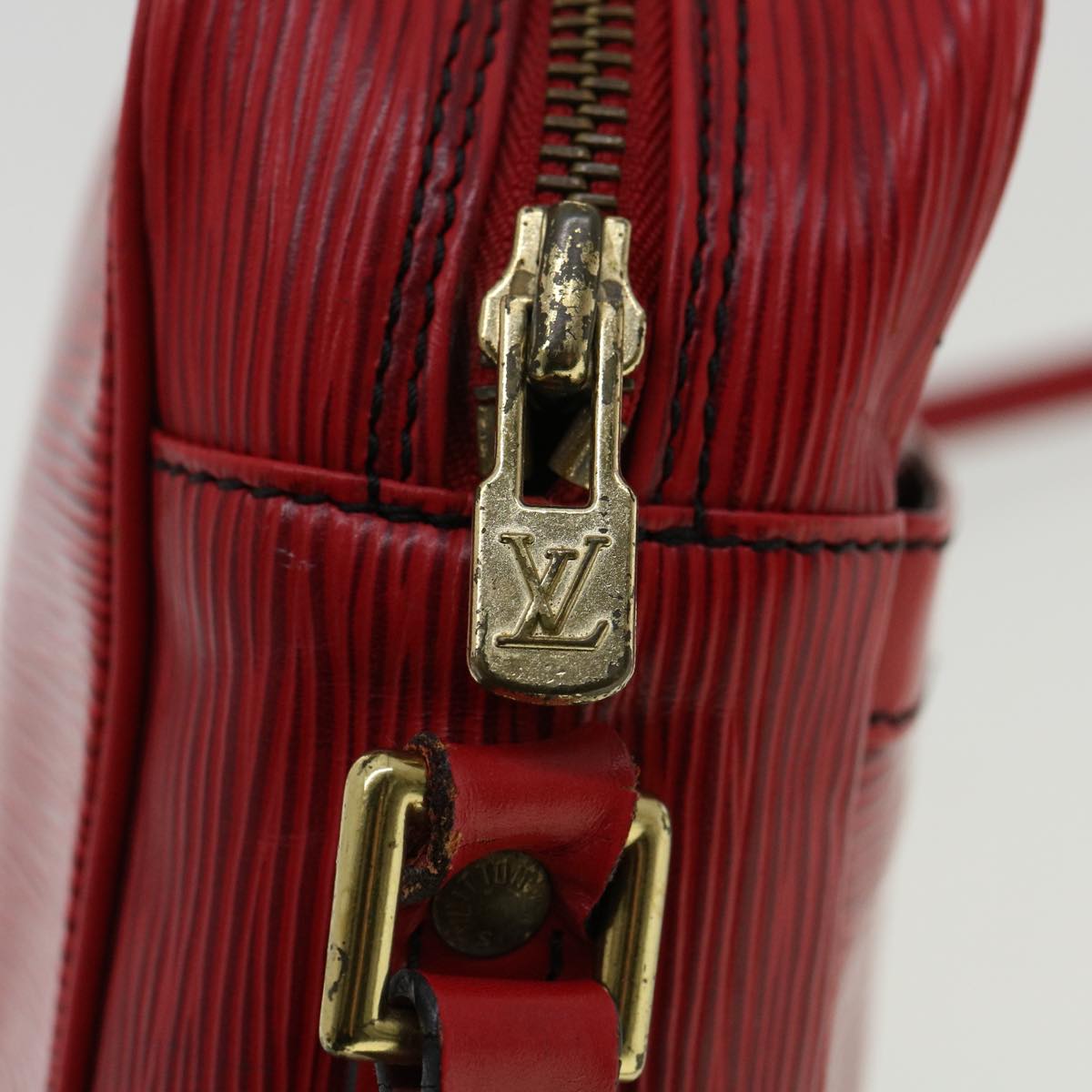 LOUIS VUITTON Epi Trocadero 27 Shoulder Bag Red M52317 LV Auth 32897