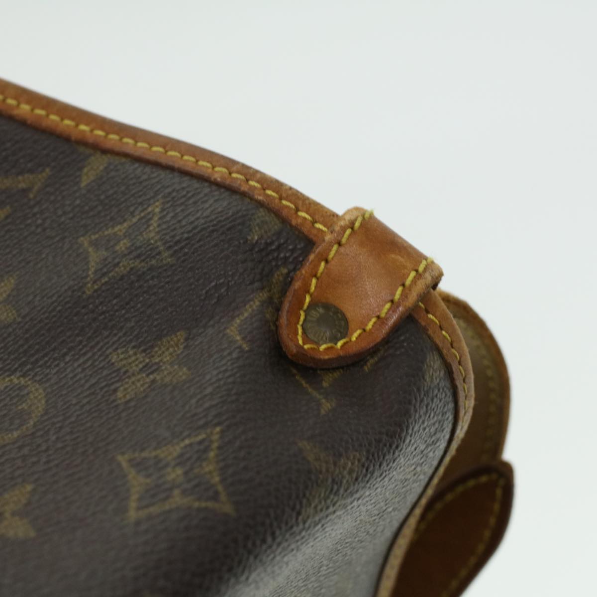 LOUIS VUITTON Monogram Saumur 30 Shoulder Bag M42256 LV Auth 33016