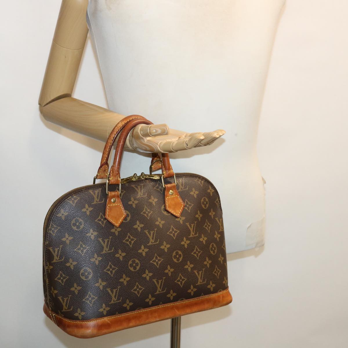 LOUIS VUITTON Monogram Alma Hand Bag M51130 LV Auth 33185