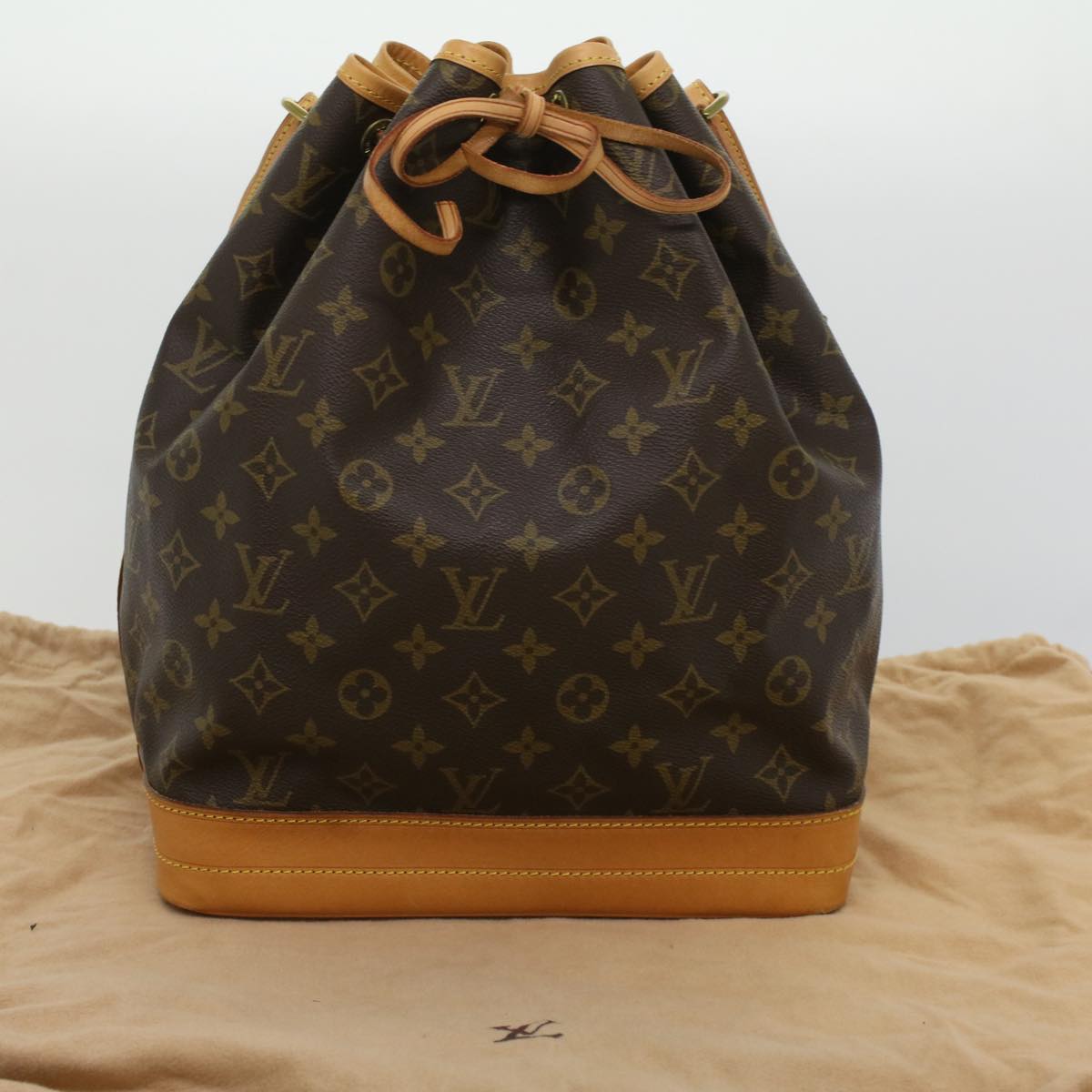 LOUIS VUITTON Monogram Noe Shoulder Bag M42224 LV Auth 33553