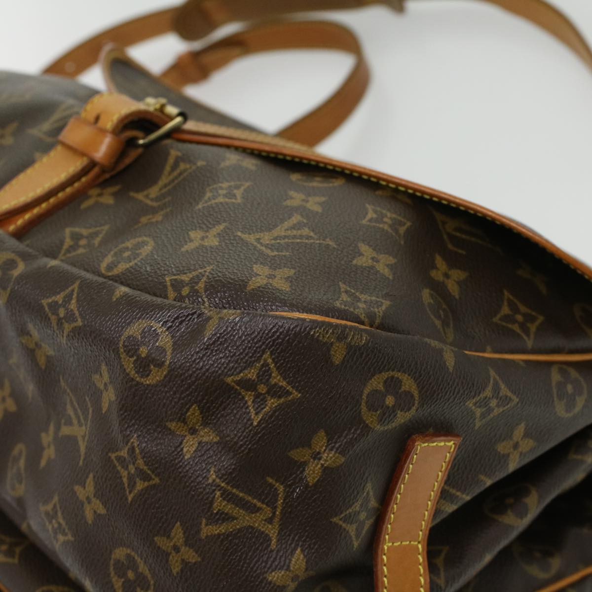 LOUIS VUITTON Monogram Saumur 35 Shoulder Bag M42254 LV Auth 33684