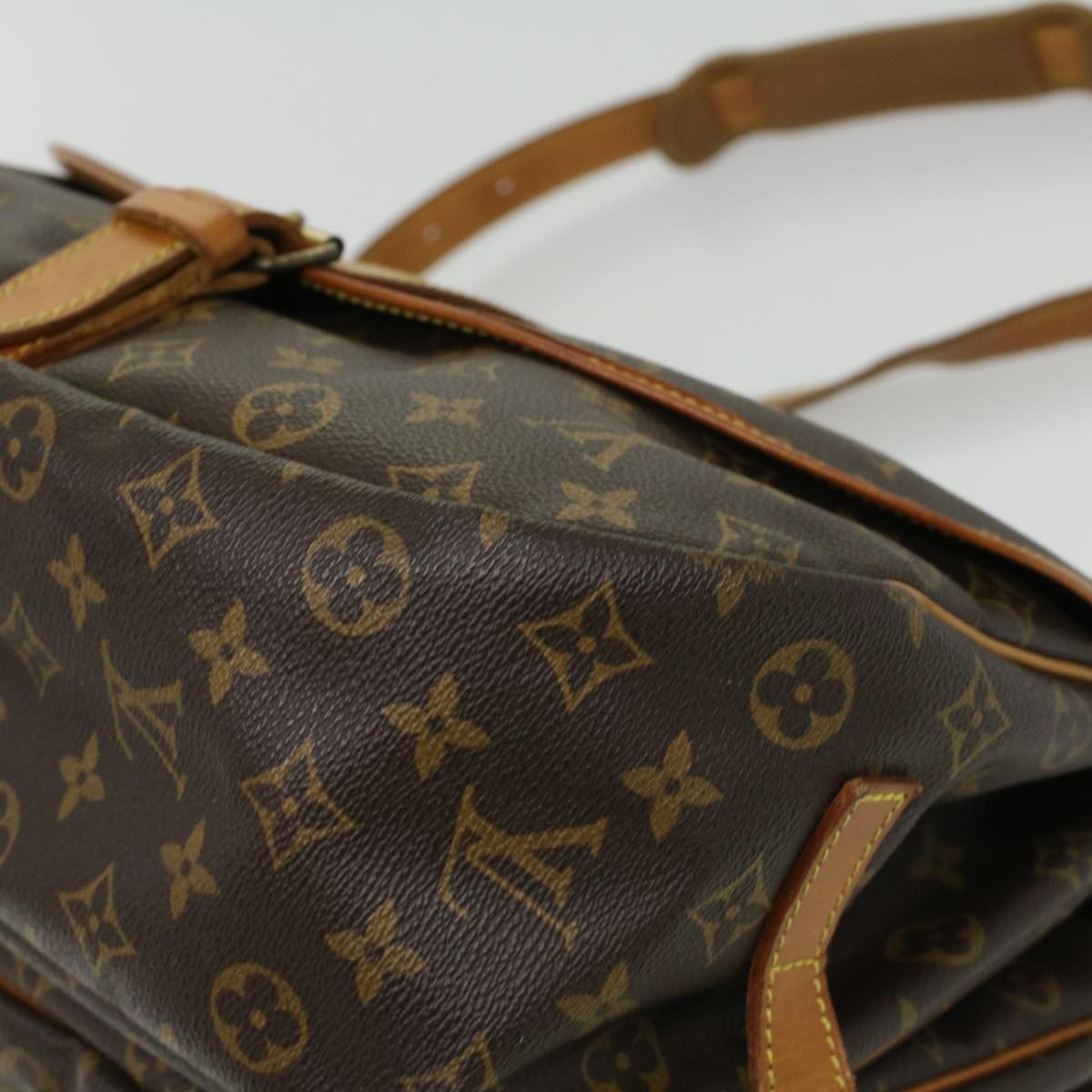 LOUIS VUITTON Monogram Saumur 35 Shoulder Bag M42254 LV Auth 33684