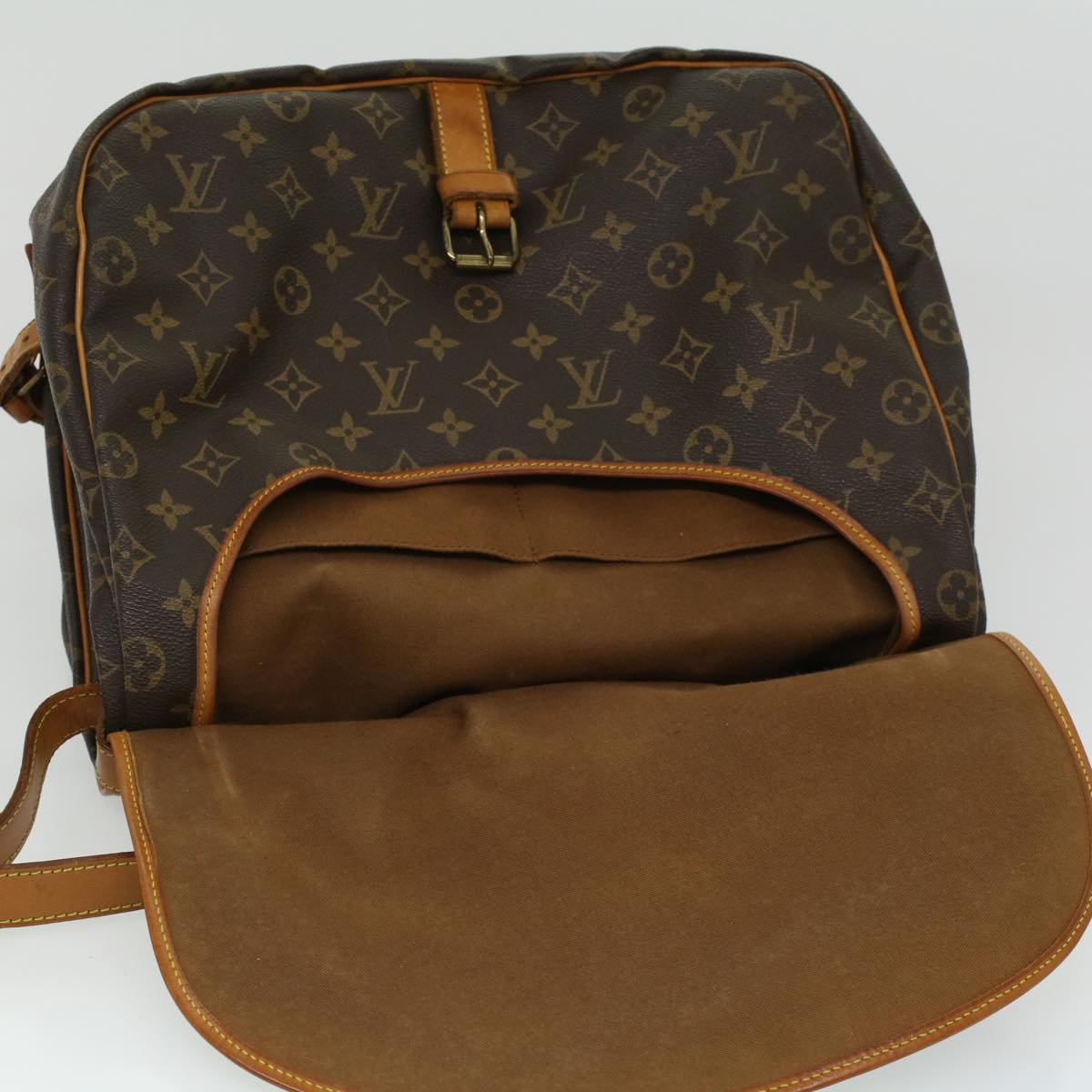 LOUIS VUITTON Monogram Saumur 35 Shoulder Bag M42254 LV Auth 33684