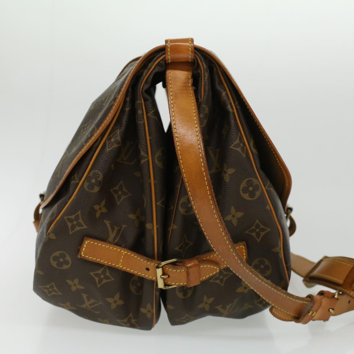 LOUIS VUITTON Monogram Saumur 35 Shoulder Bag M42254 LV Auth 33684