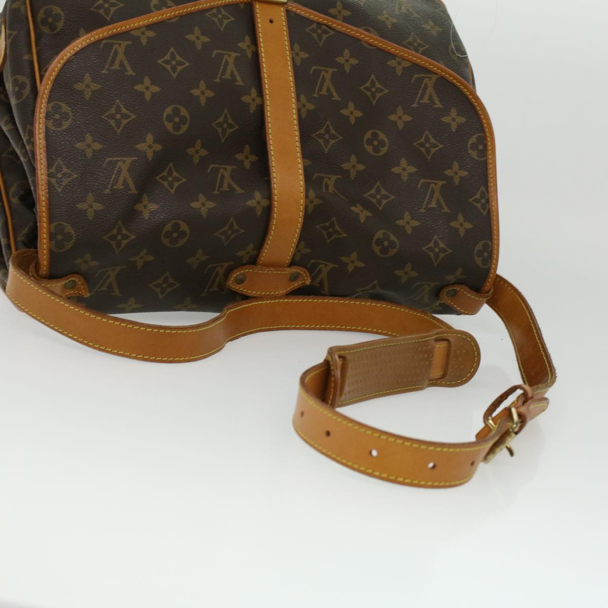 LOUIS VUITTON Monogram Saumur 35 Shoulder Bag M42254 LV Auth 33684