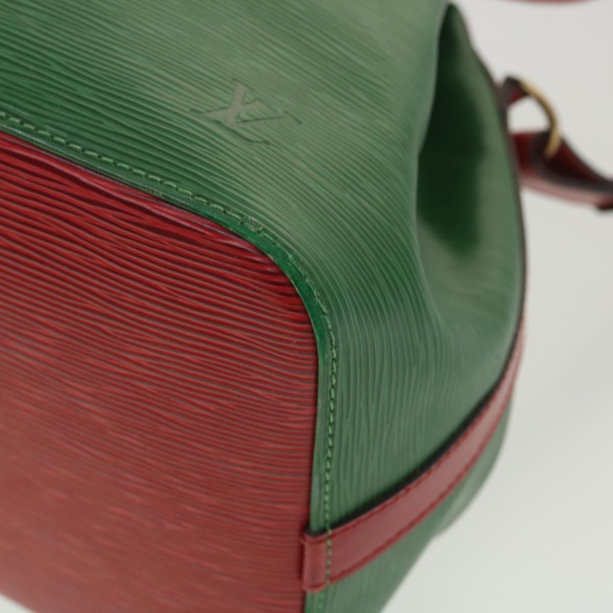 LOUIS VUITTON Epi Petit Noe Shoulder Bag Bicolor Red Green M44147 LV Auth 34139