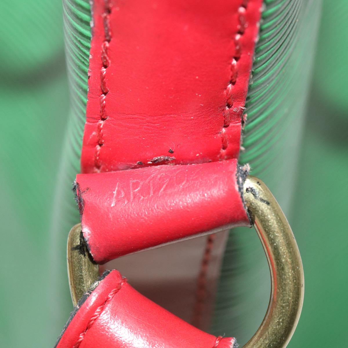 LOUIS VUITTON Epi Petit Noe Shoulder Bag Bicolor Red Green M44147 LV Auth 34139