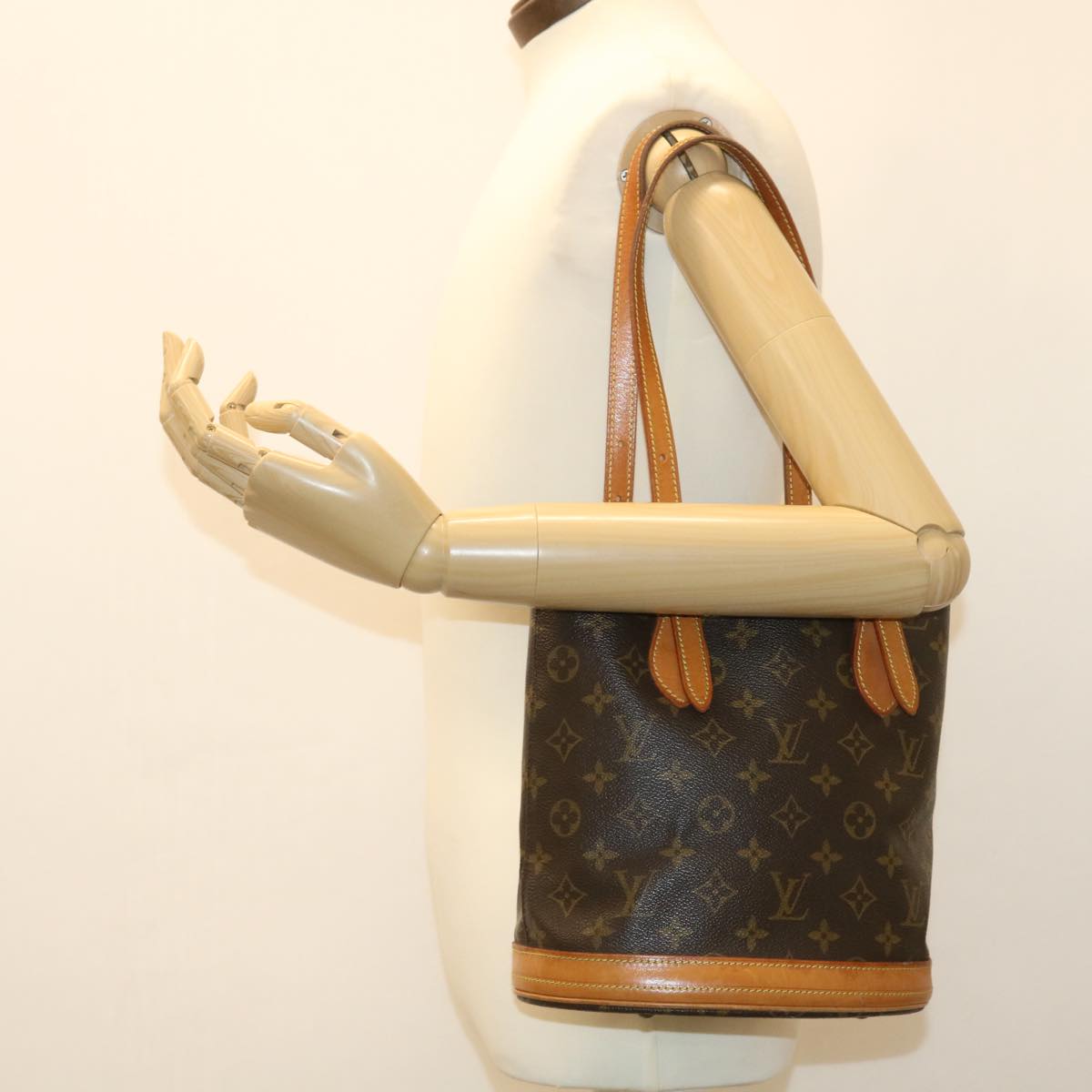 LOUIS VUITTON Monogram Bucket PM Shoulder Bag M42238 LV Auth 34421