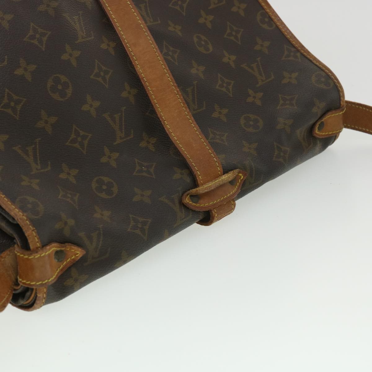 LOUIS VUITTON Monogram Saumur 35 Shoulder Bag M42254 LV Auth 34593