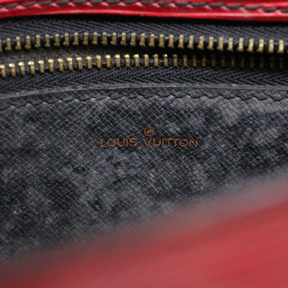 LOUIS VUITTON Epi Saint Cloud GM Shoulder Bag Red M52197 LV Auth 34607