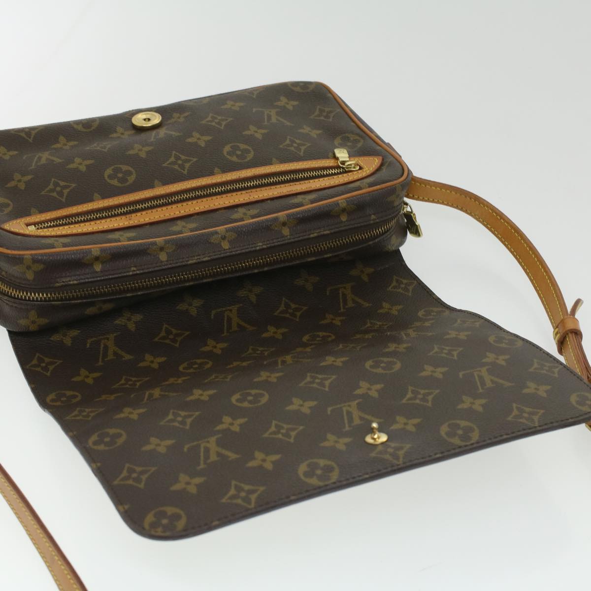 LOUIS VUITTON Monogram Saint Germain Shoulder Bag M51207 LV Auth 35343