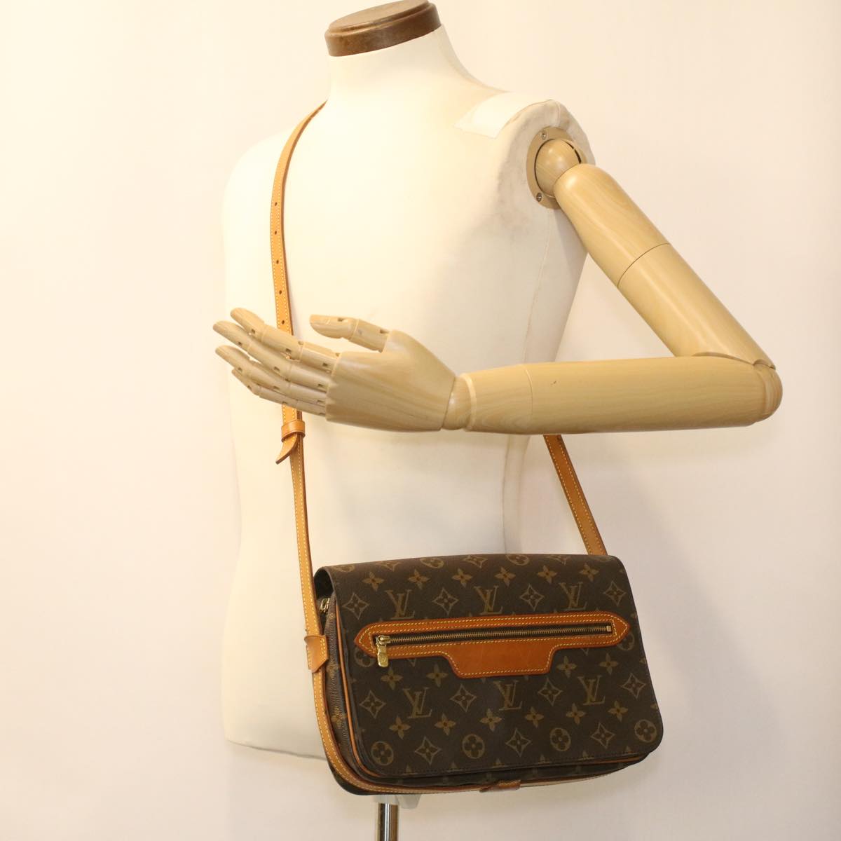 LOUIS VUITTON Monogram Saint Germain Shoulder Bag M51207 LV Auth 35343