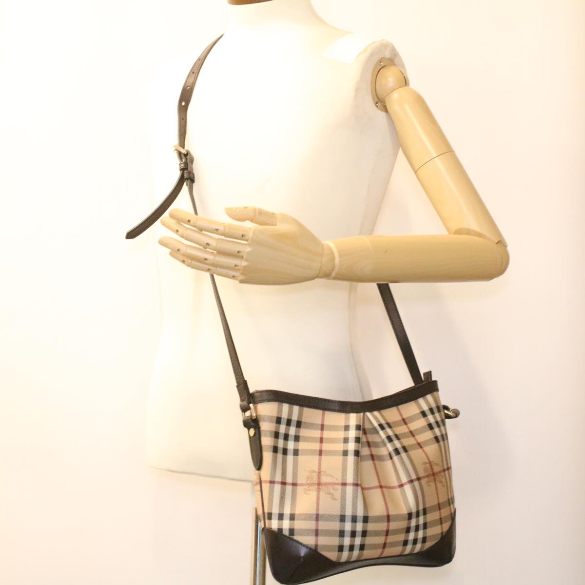 BURBERRY Nova Check Shoulder Bag PVC Leather Beige Auth 35432