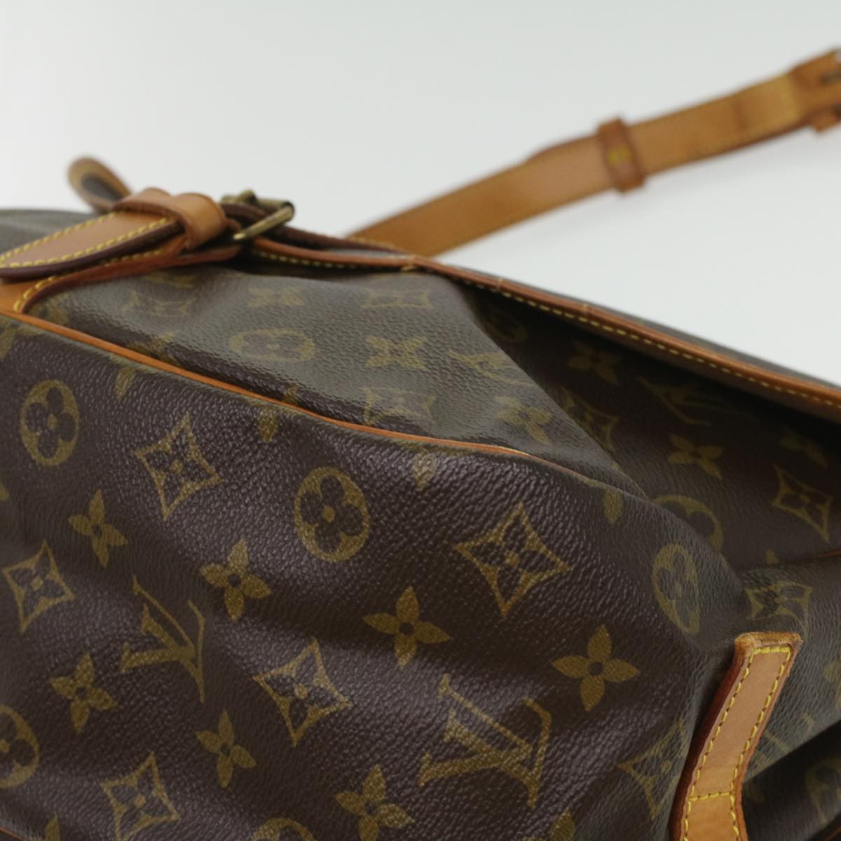 LOUIS VUITTON Monogram Saumur 35 Shoulder Bag M42254 LV Auth 35470