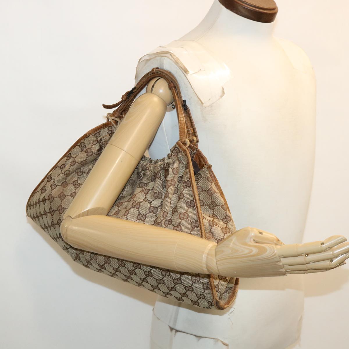 GUCCI GG Canvas Hand Bag Beige 76554 Auth 35571