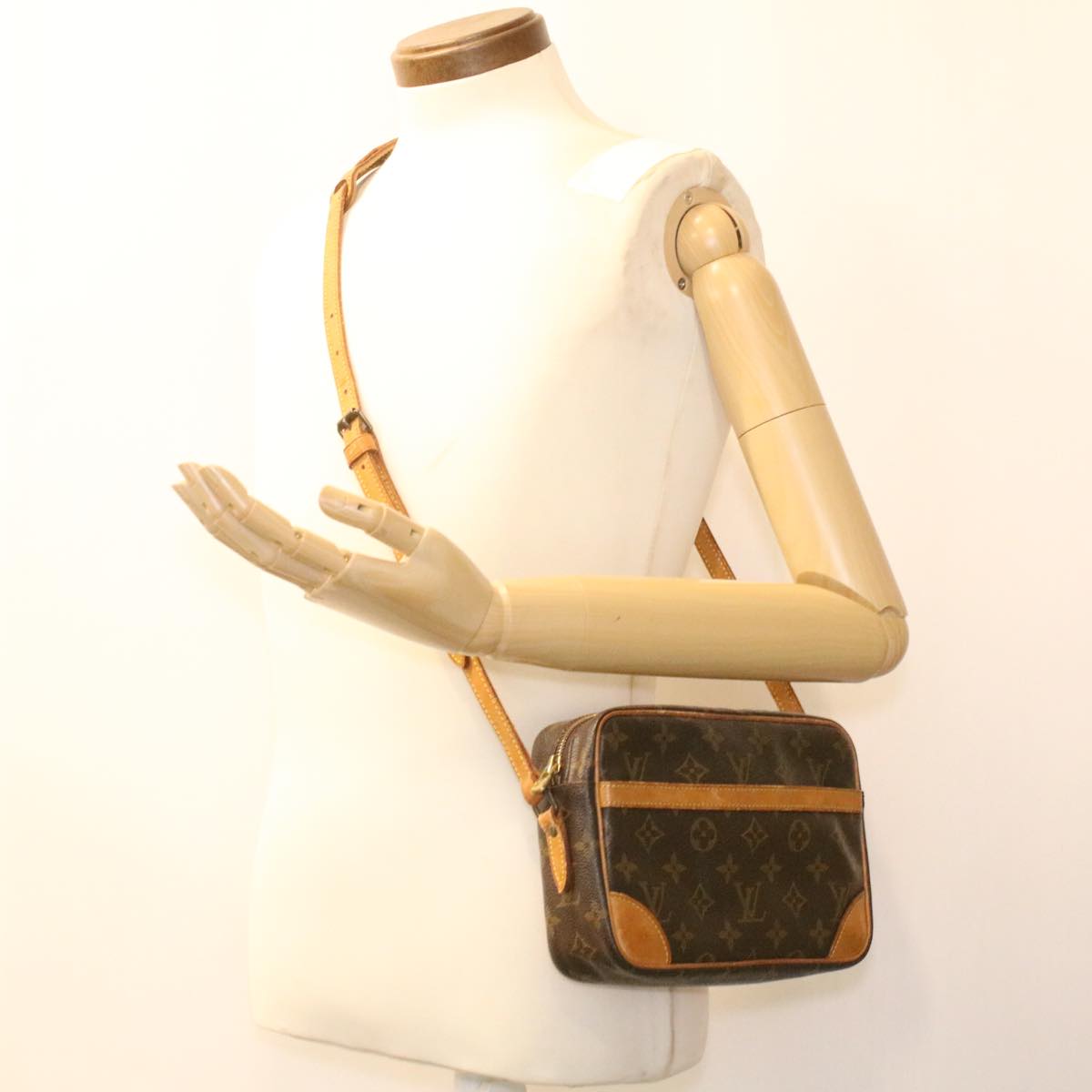 LOUIS VUITTON Monogram Trocadero 23 Shoulder Bag M51276 LV Auth 35824