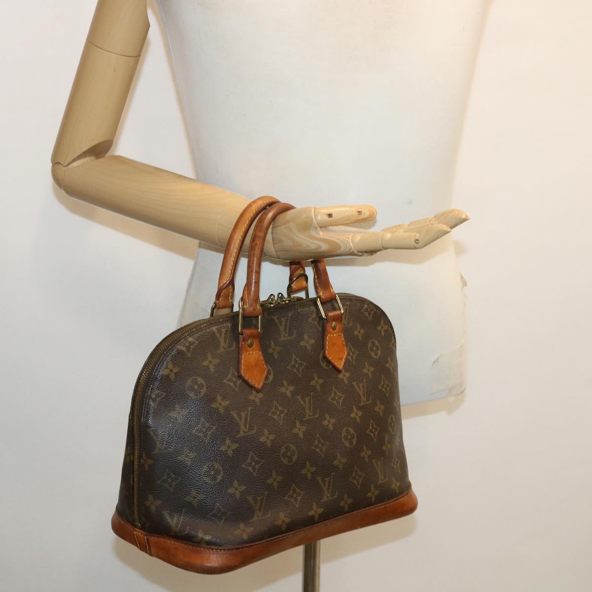 LOUIS VUITTON Monogram Alma Hand Bag M51130 LV Auth 35944