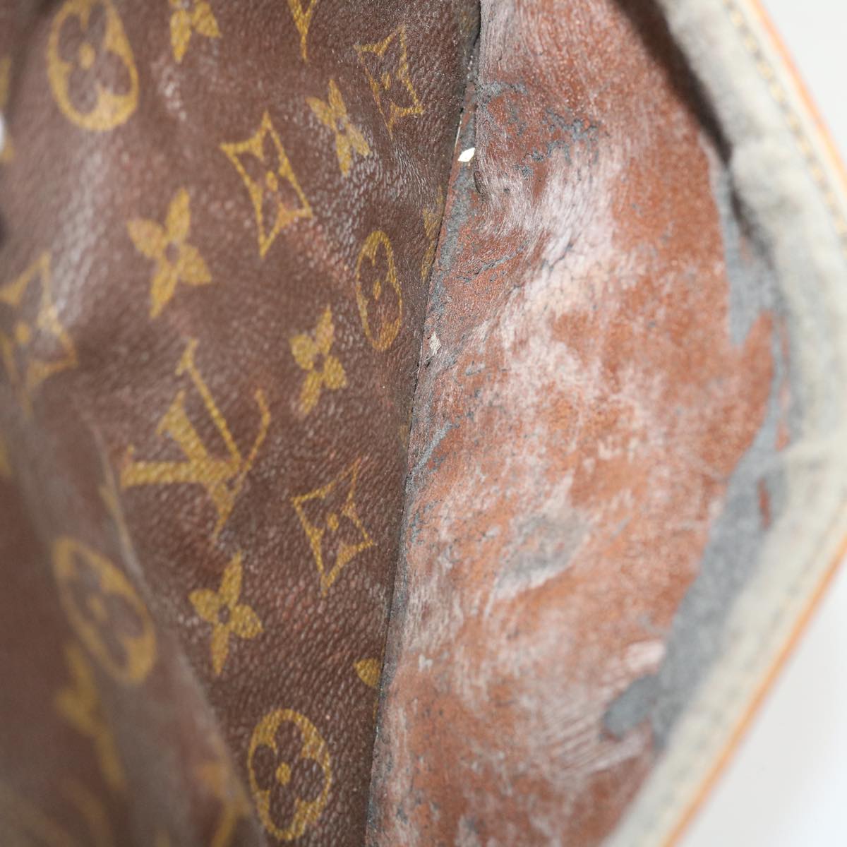 LOUIS VUITTON Monogram Compiegne 28 Clutch Bag M51845 LV Auth 35961