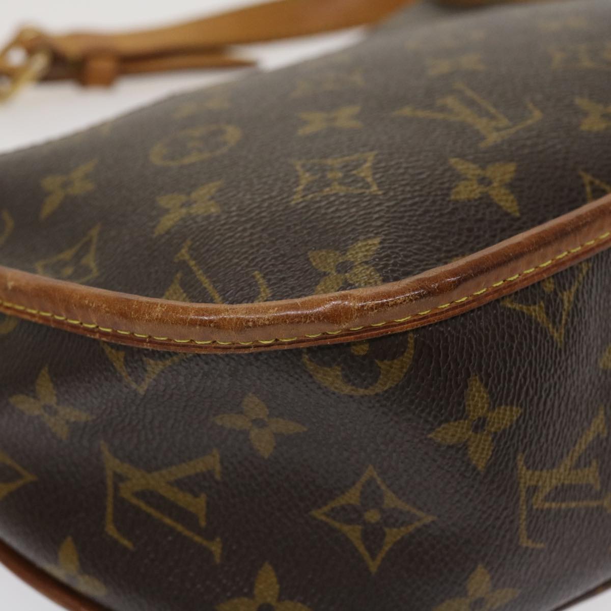 LOUIS VUITTON Monogram Menilmontant PM Shoulder Bag M40474 LV Auth 36053