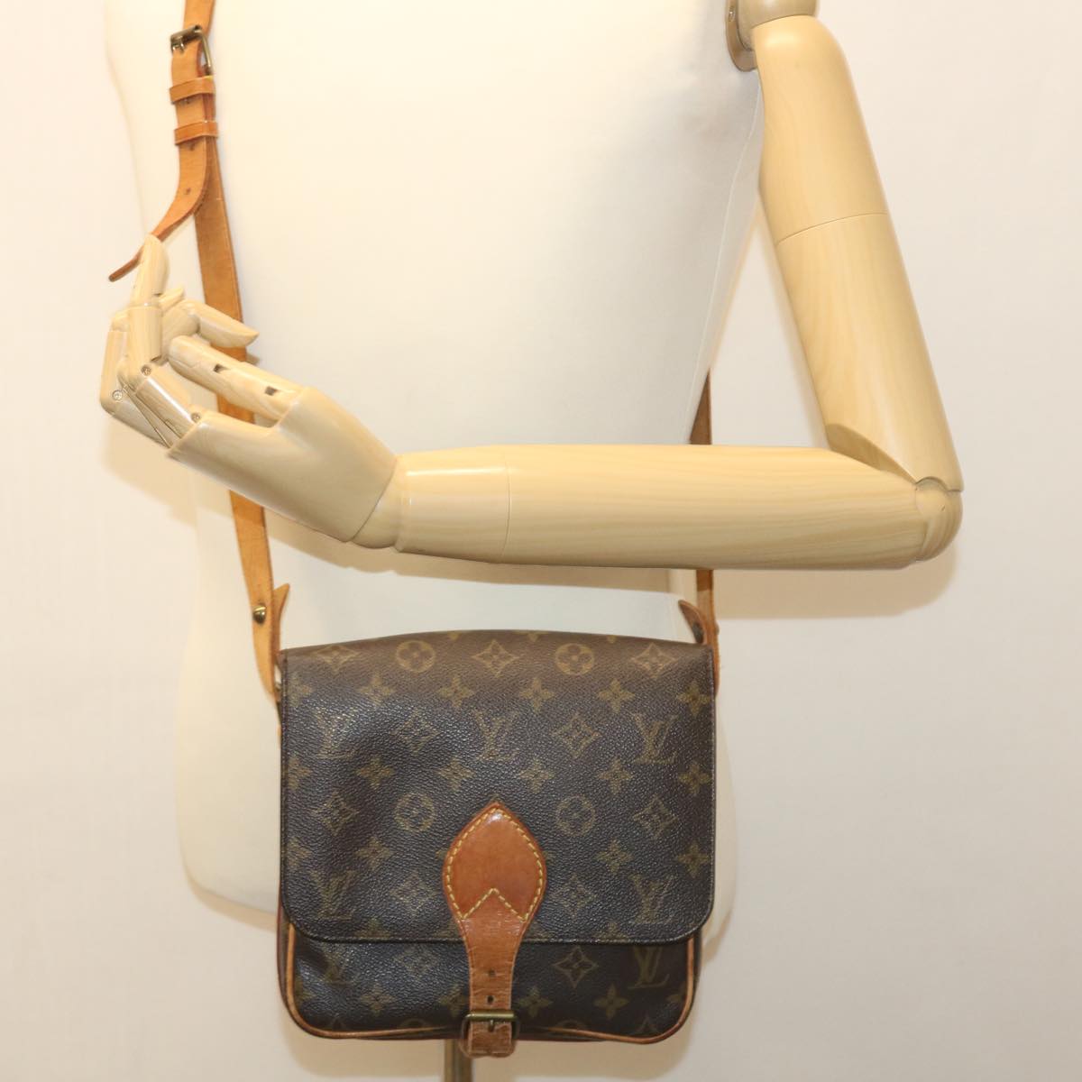 LOUIS VUITTON Monogram Cartouchiere MM Shoulder Bag M51253 LV Auth 36126