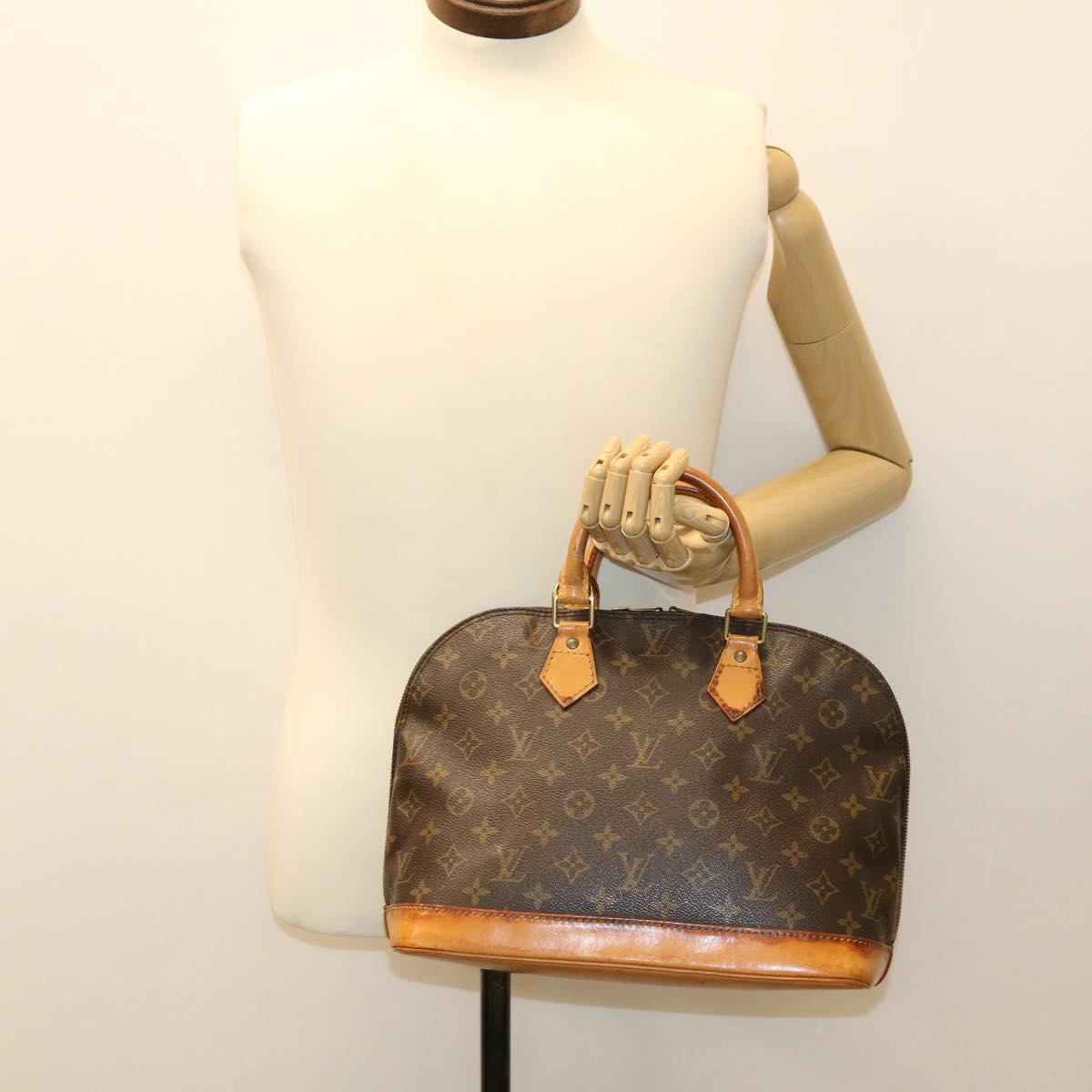 LOUIS VUITTON Monogram Alma Hand Bag M51130 LV Auth 36519