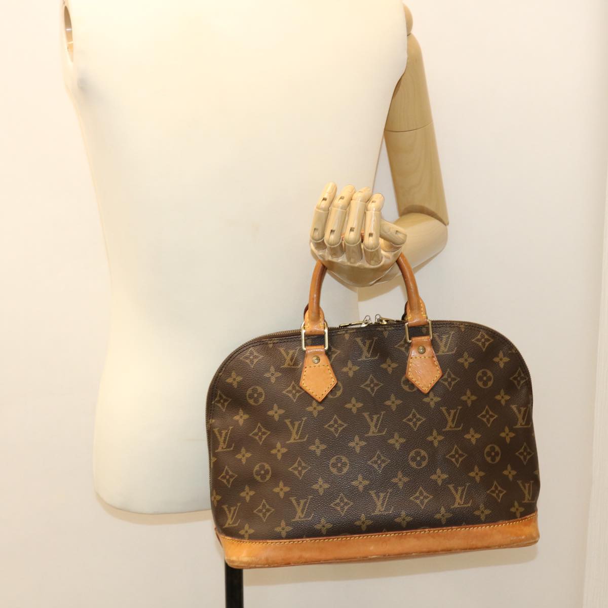 LOUIS VUITTON Monogram Alma Hand Bag M51130 LV Auth 36800